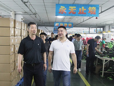 六安市人大常委會副主任劉連生深入安徽星星集團走訪調(diào)研-1