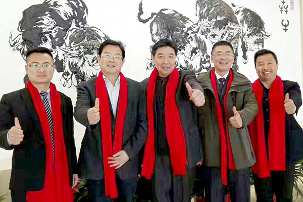集團(tuán)高管團(tuán)隊(duì),一起前往北京股權(quán)交易中心，參加安徽星星服裝公司新三板掛牌儀式。
